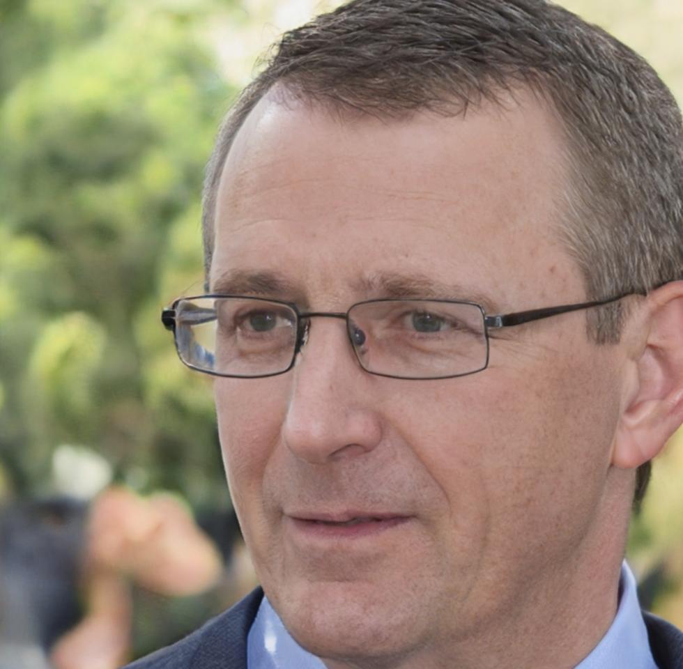 Radu Nicolescu - Instructor principal educație financiară